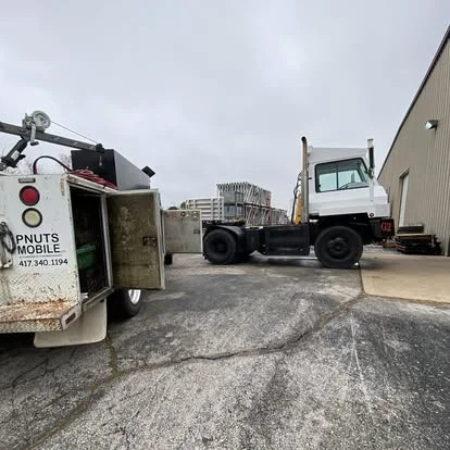 The shop comes to the yard — PNUTS Mobile